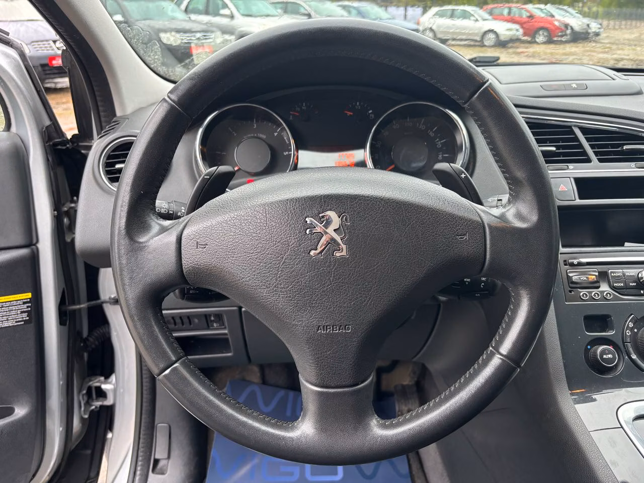 Peugeot 5008 фото 11