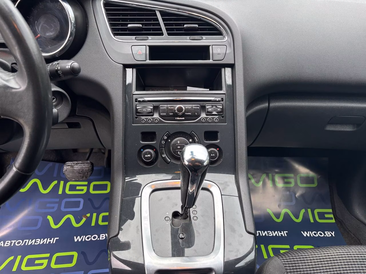 Peugeot 5008 фото 12