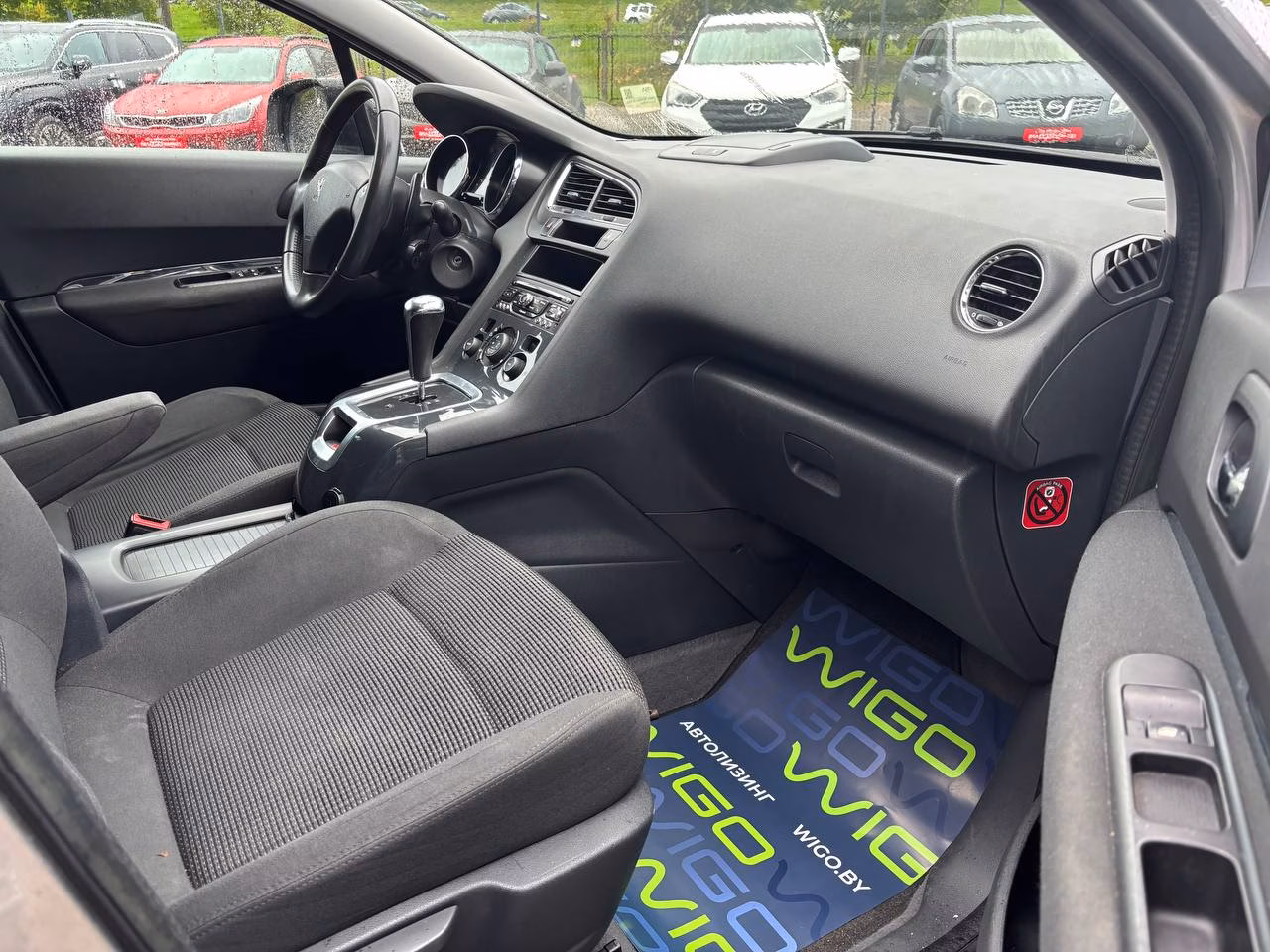 Peugeot 5008 фото 17