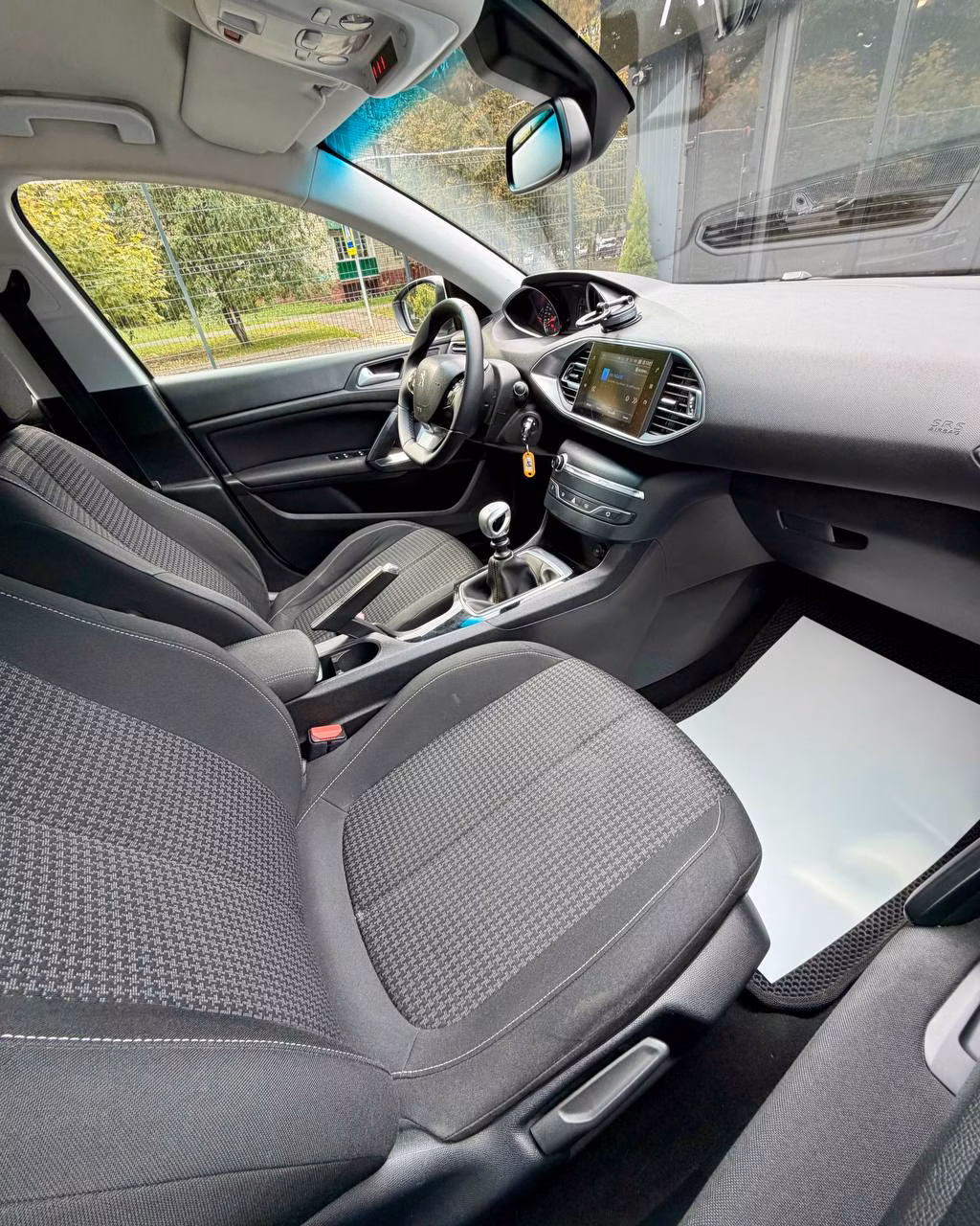 Peugeot 308 фото 14