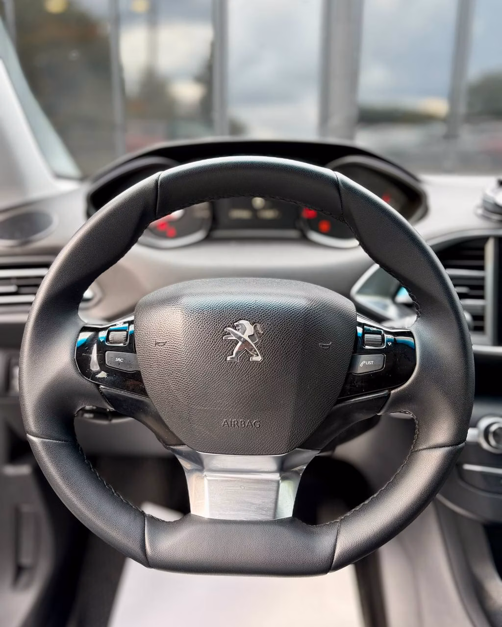 Peugeot 308 фото 15