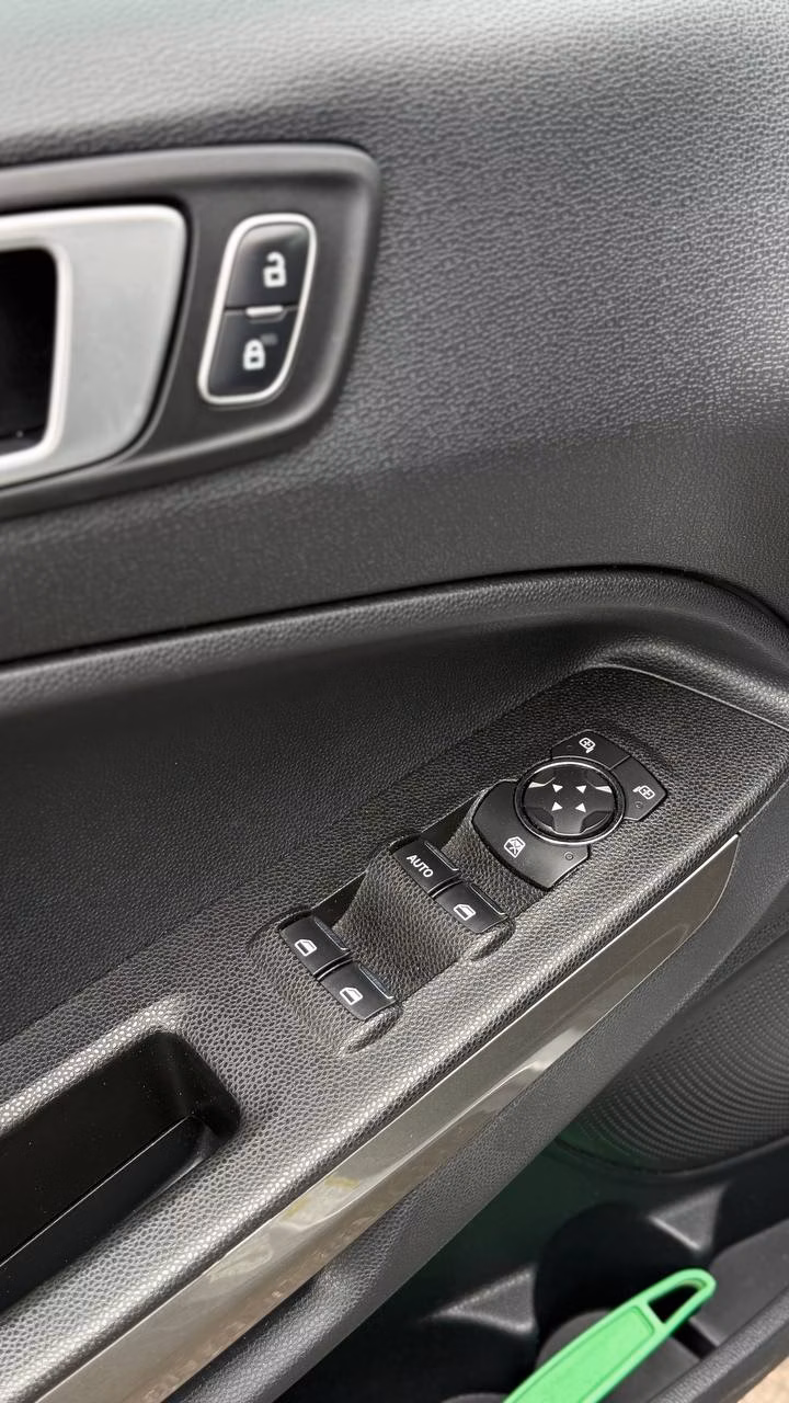 Ford EcoSport фото 16