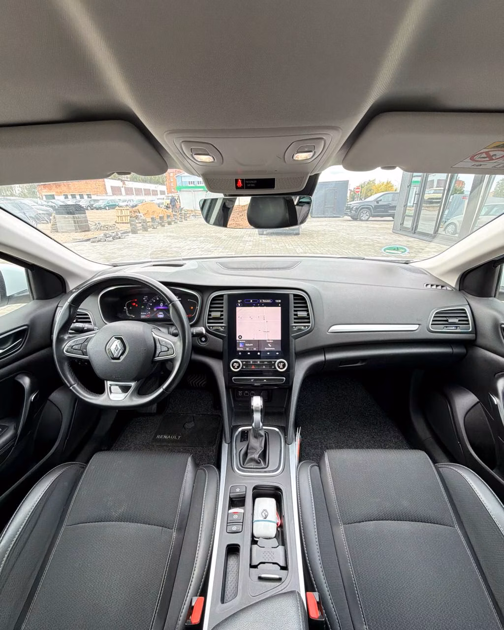 Renault Megane фото 12