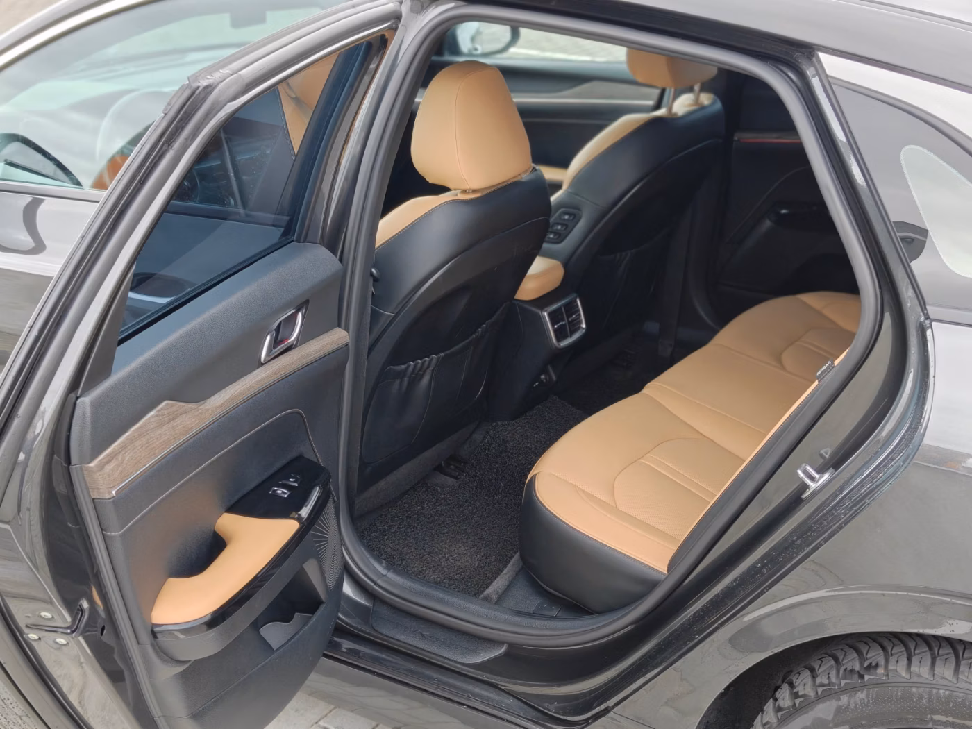 Kia K5 фото 14