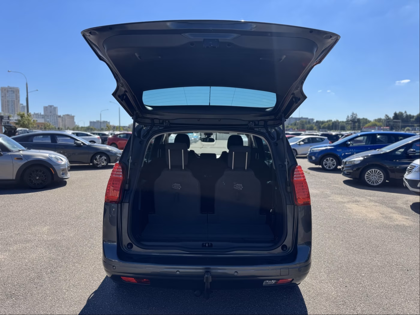 Peugeot 5008 фото 10