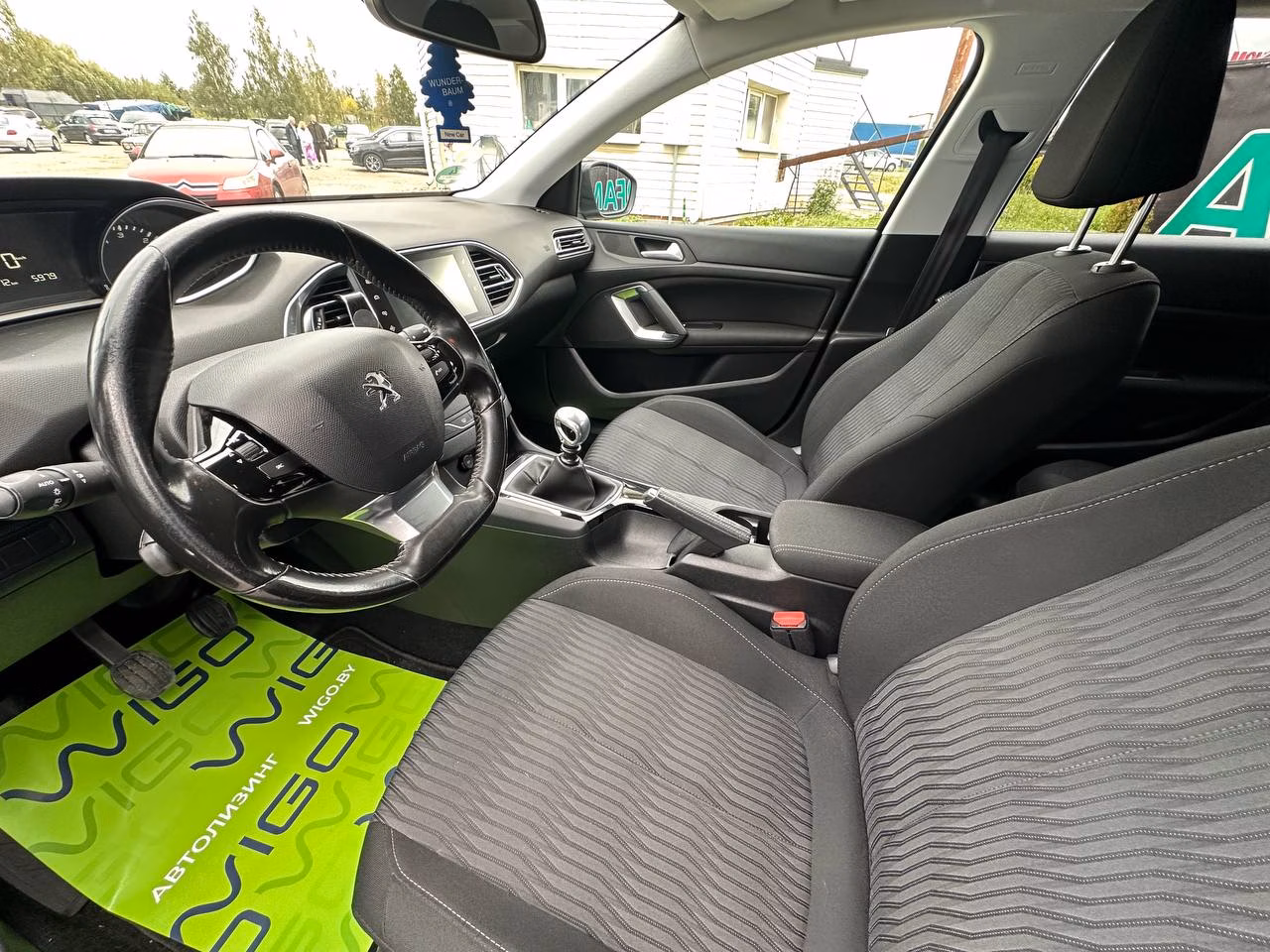 Peugeot 308 фото 10