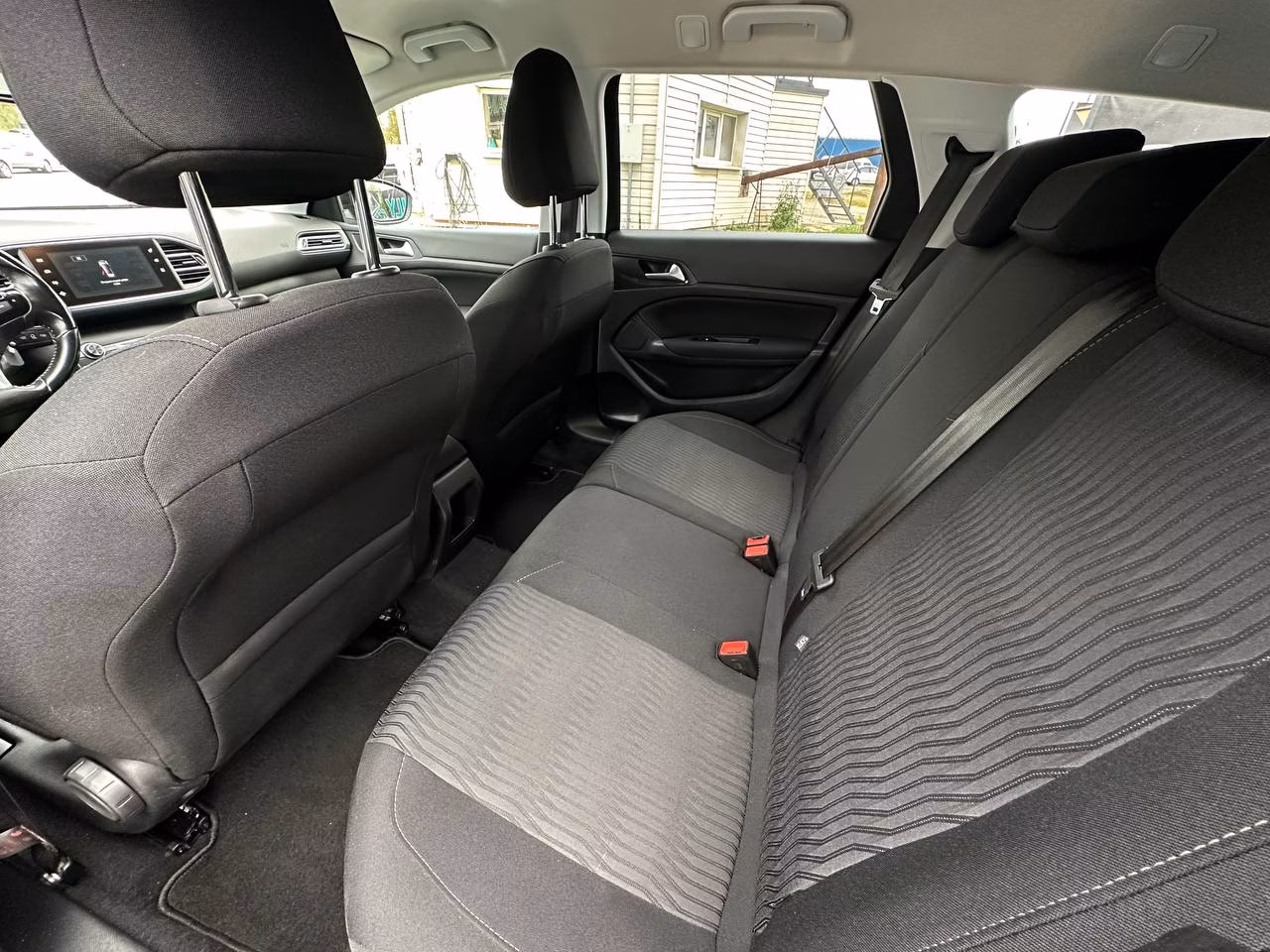Peugeot 308 фото 11