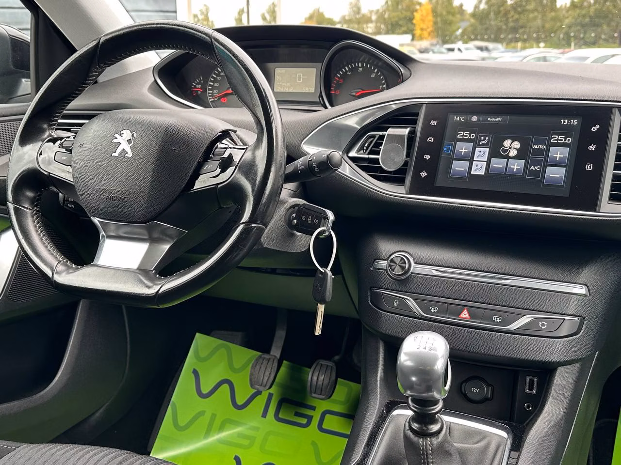 Peugeot 308 фото 14