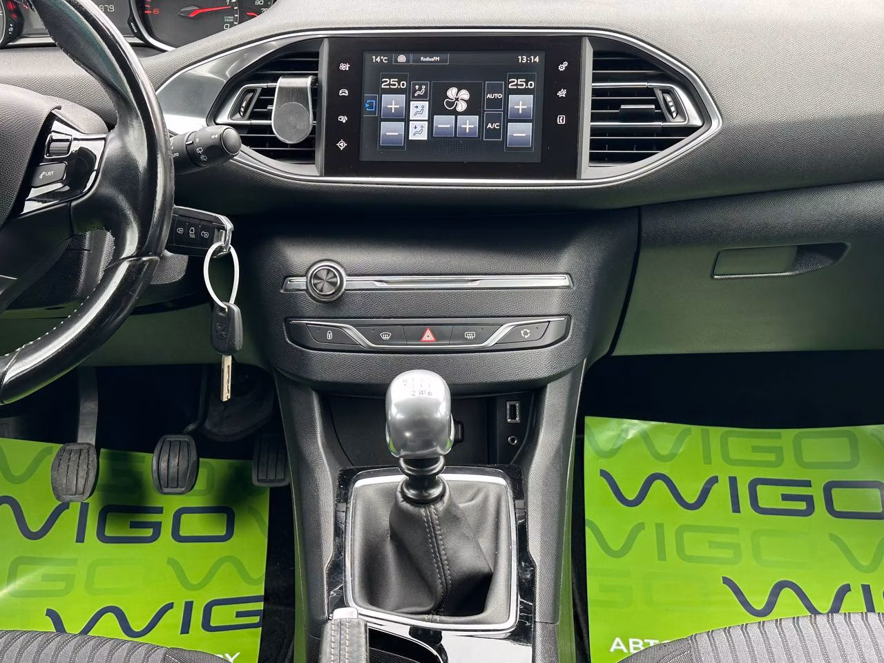Peugeot 308 фото 17