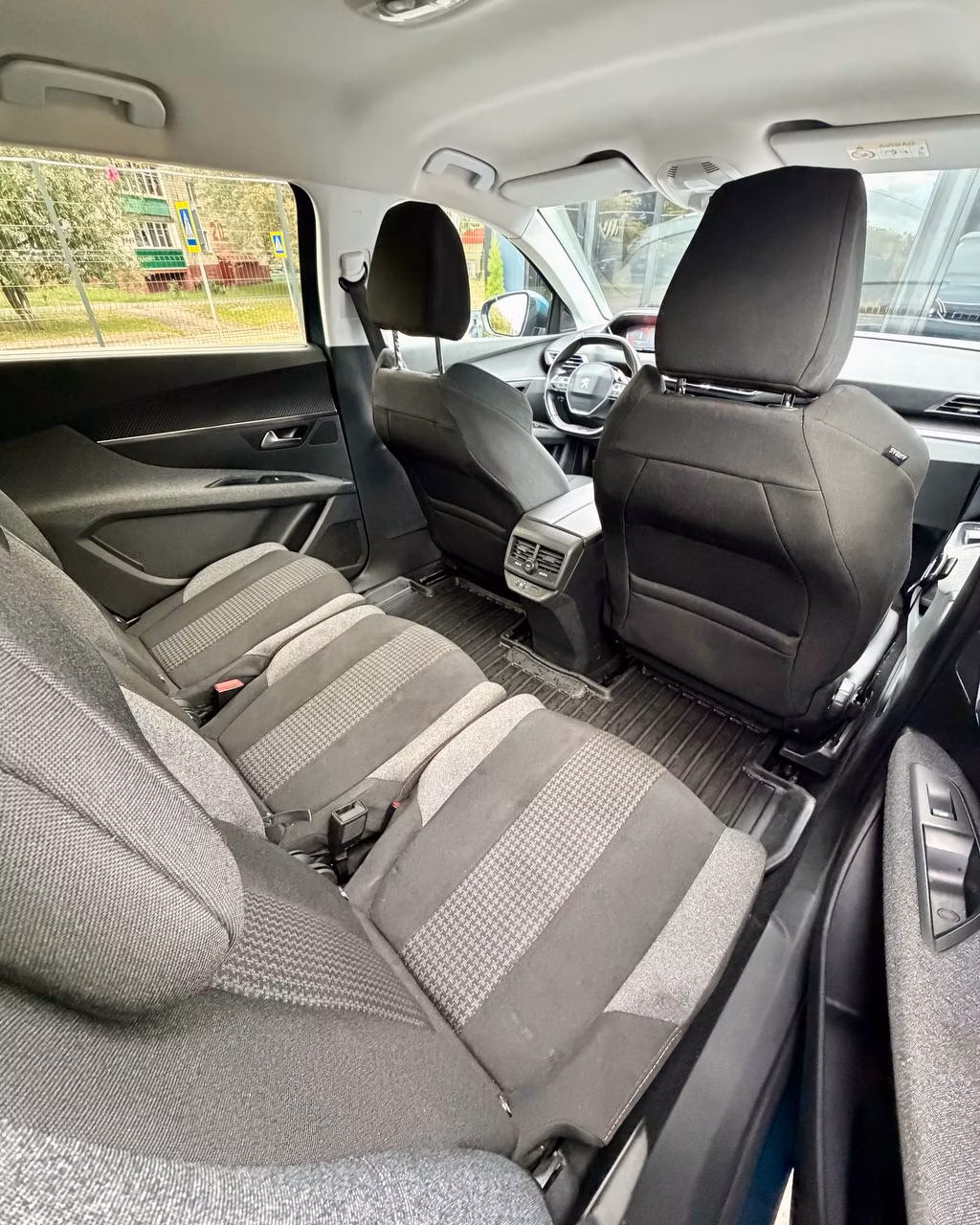 Peugeot 5008 фото 13
