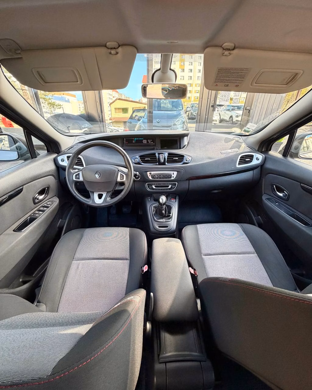 Renault Grand Scenic фото 9