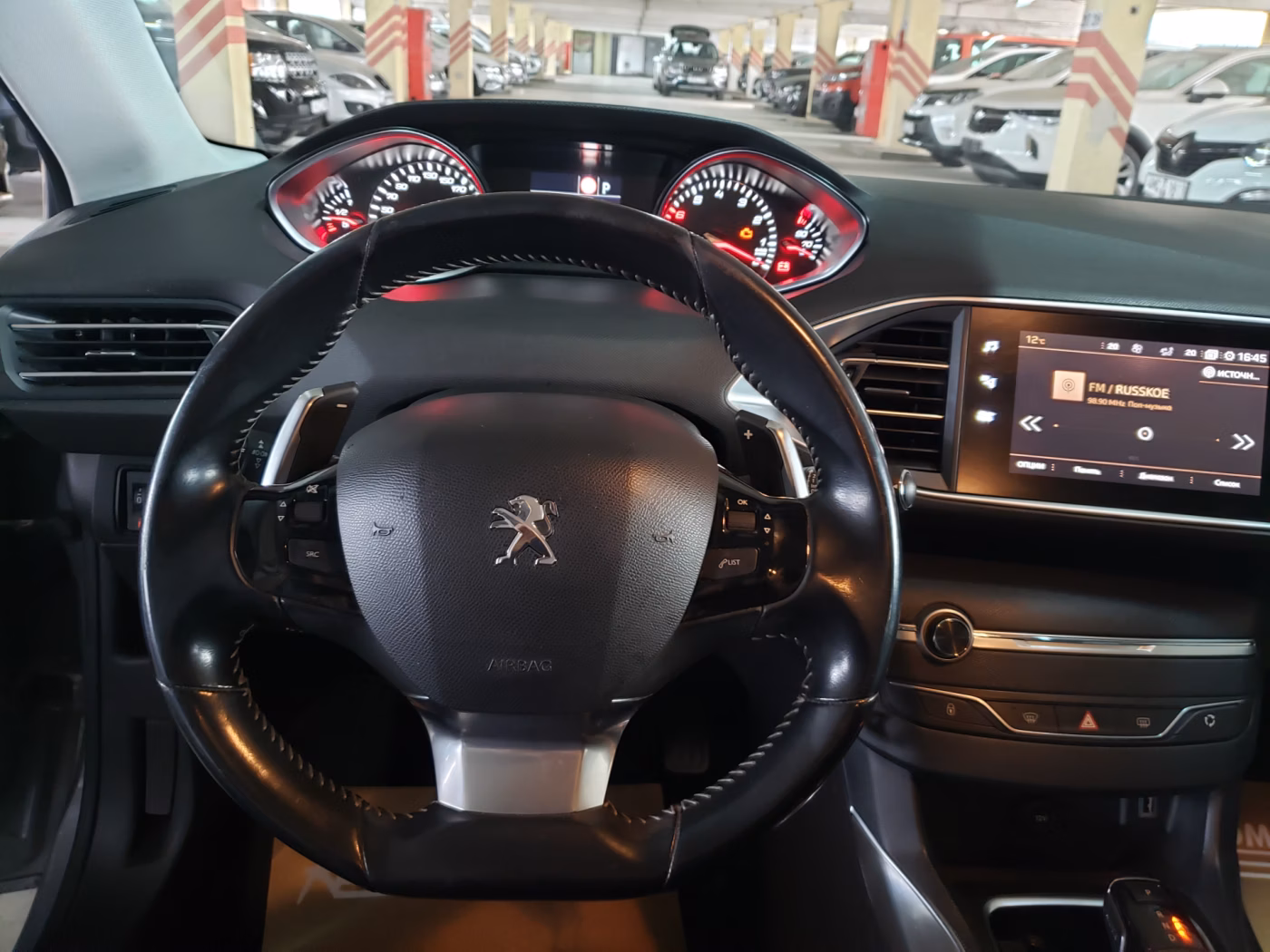 Peugeot 308 фото 10