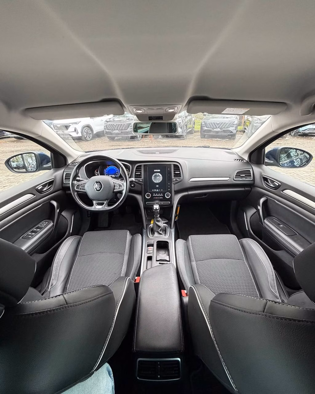 Renault Megane фото 9