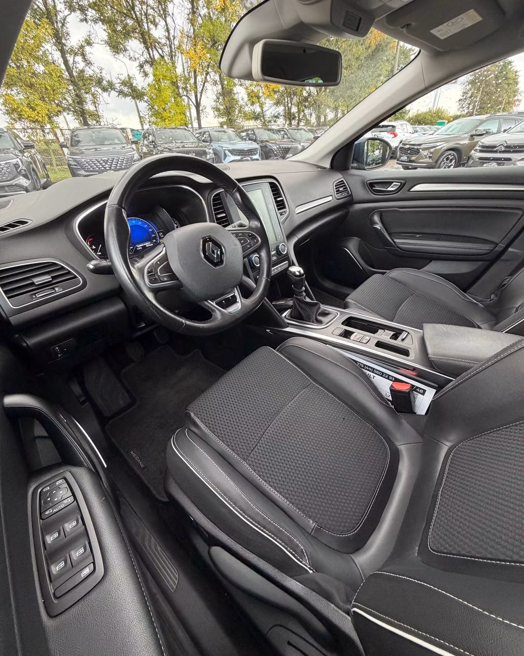 Renault Megane фото 10