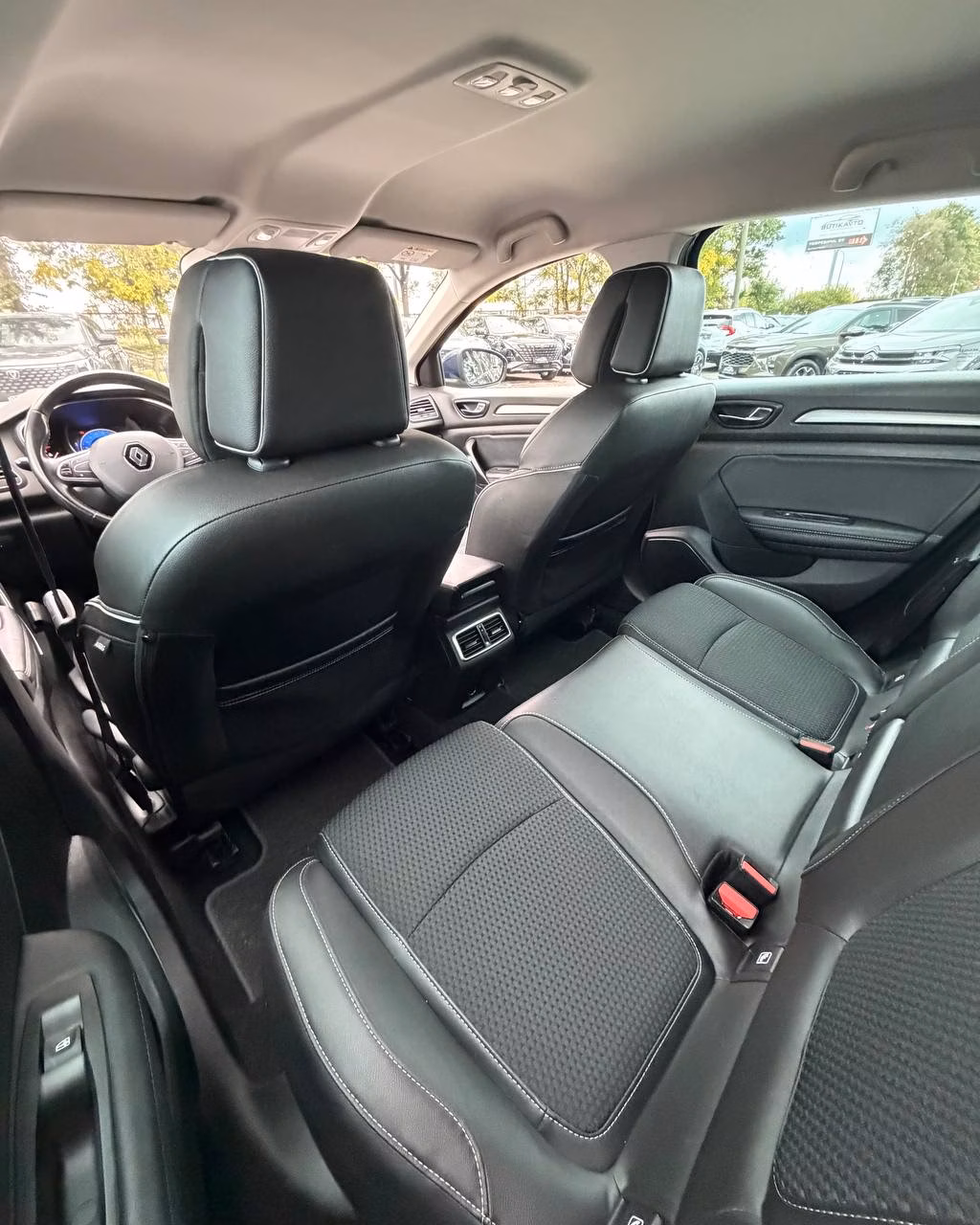 Renault Megane фото 11