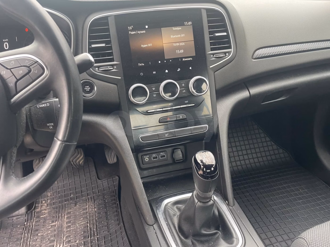 Renault Megane фото 15