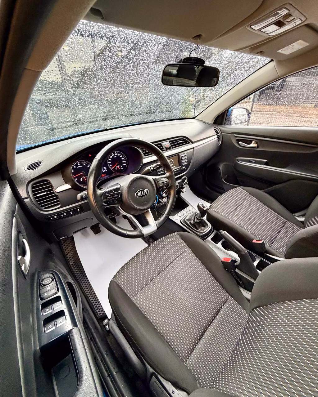 Kia Rio фото 11