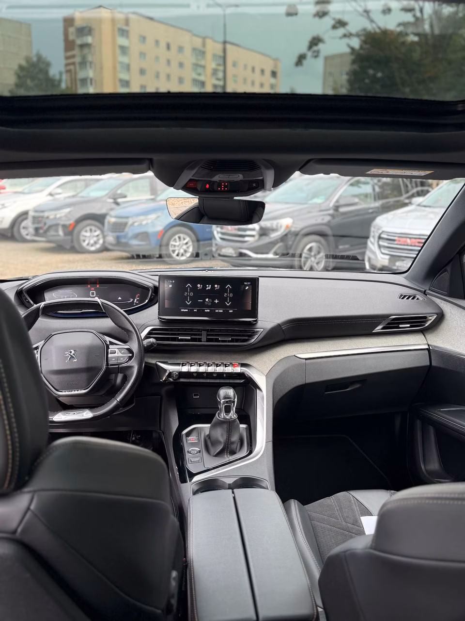 Peugeot 5008 фото 9