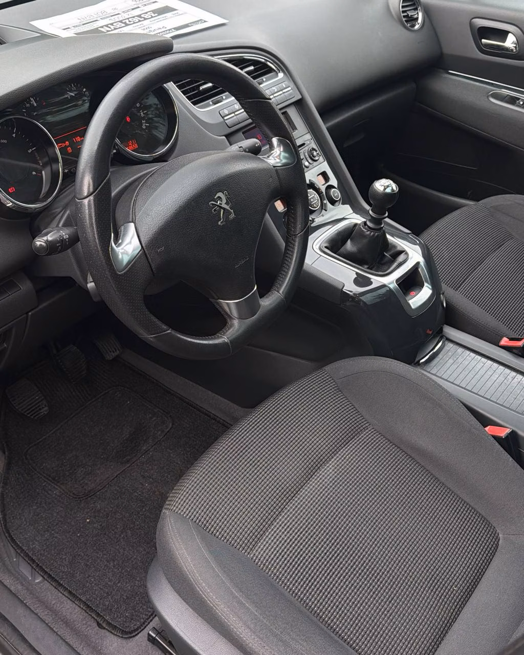 Peugeot 5008 фото 10