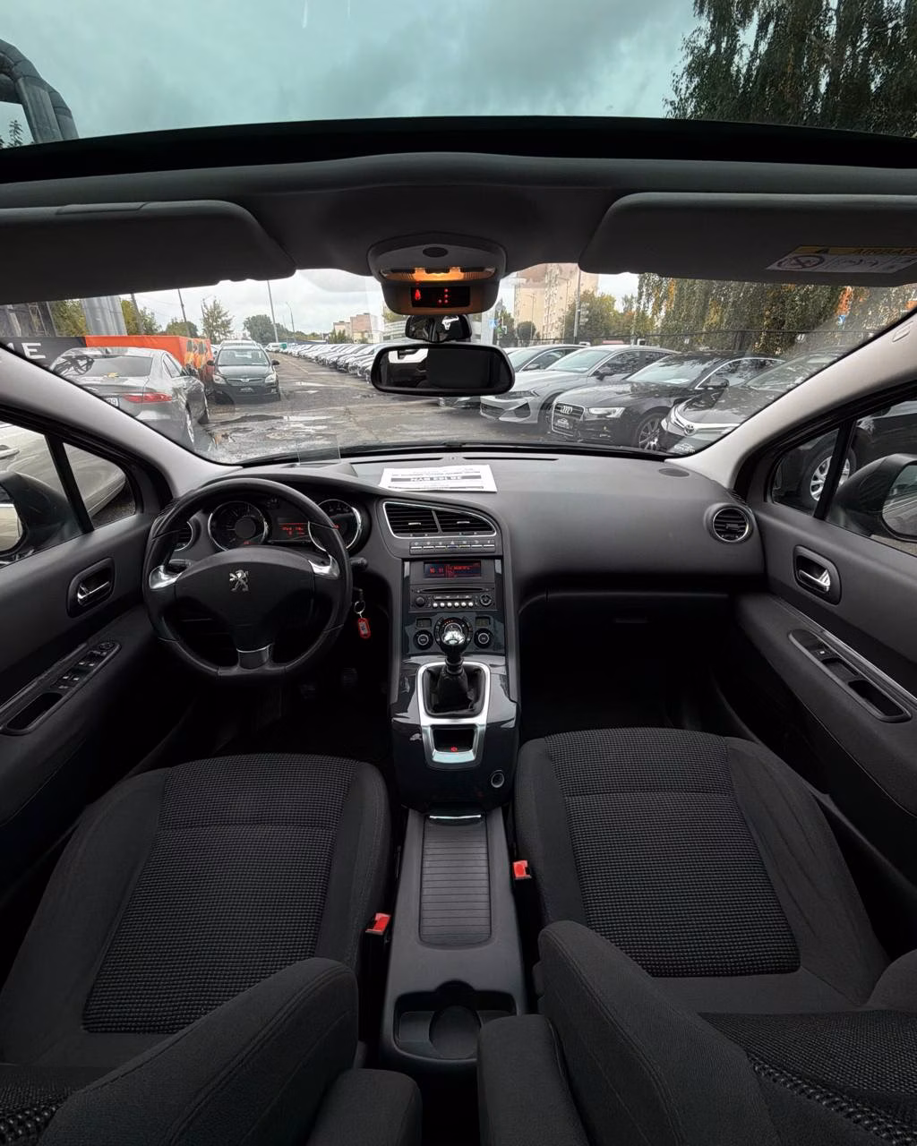 Peugeot 5008 фото 12