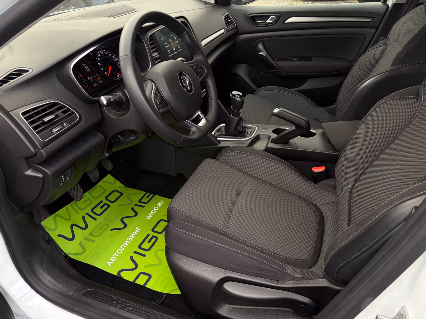 Renault Megane фото 9