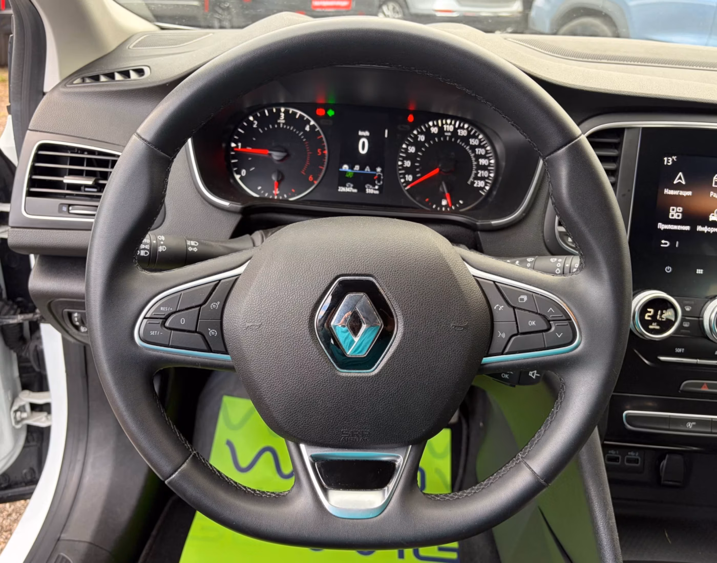Renault Megane фото 10
