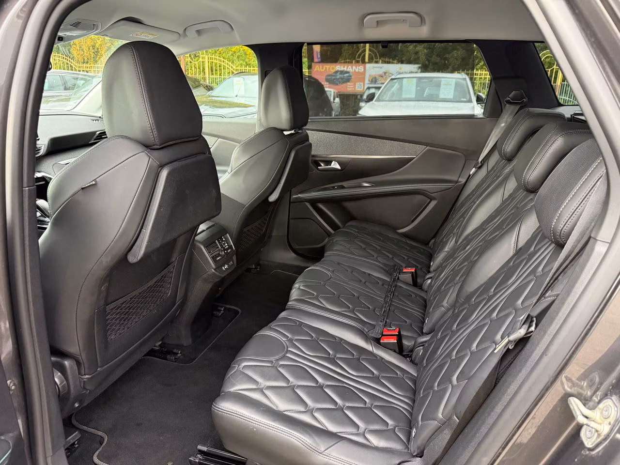 Peugeot 5008 фото 14