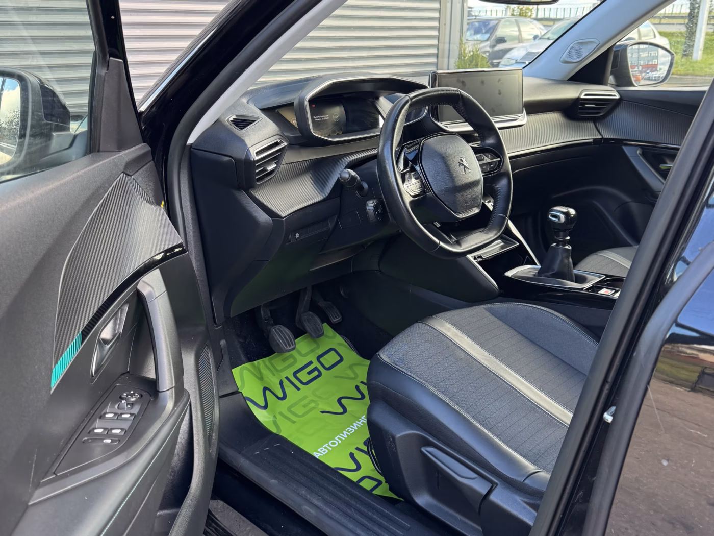 Peugeot 2008 фото 9