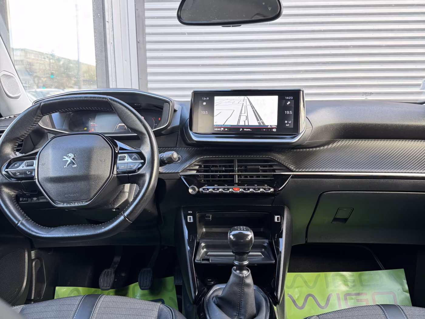 Peugeot 2008 фото 11