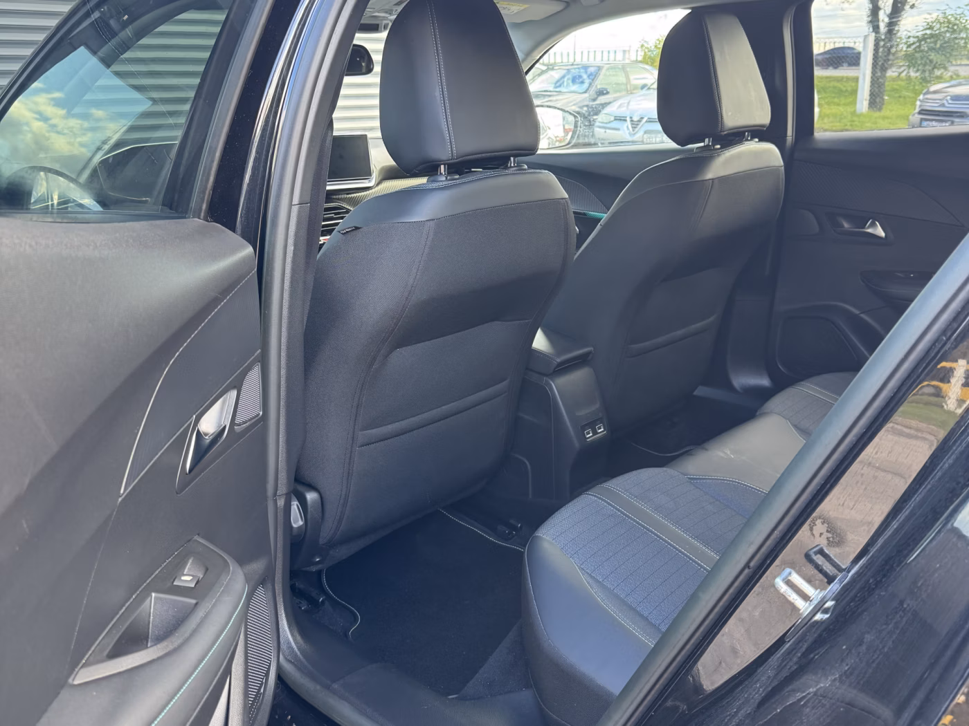 Peugeot 2008 фото 15