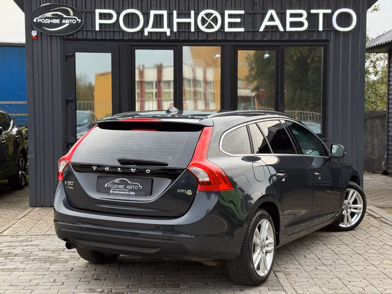 Volvo V60 фото 6