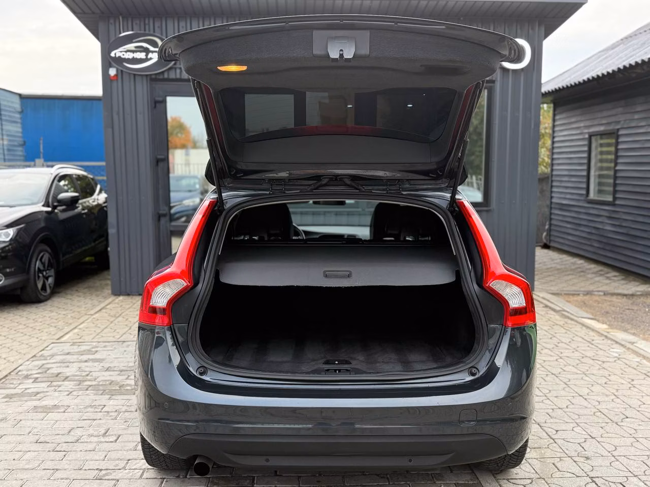 Volvo V60 фото 7