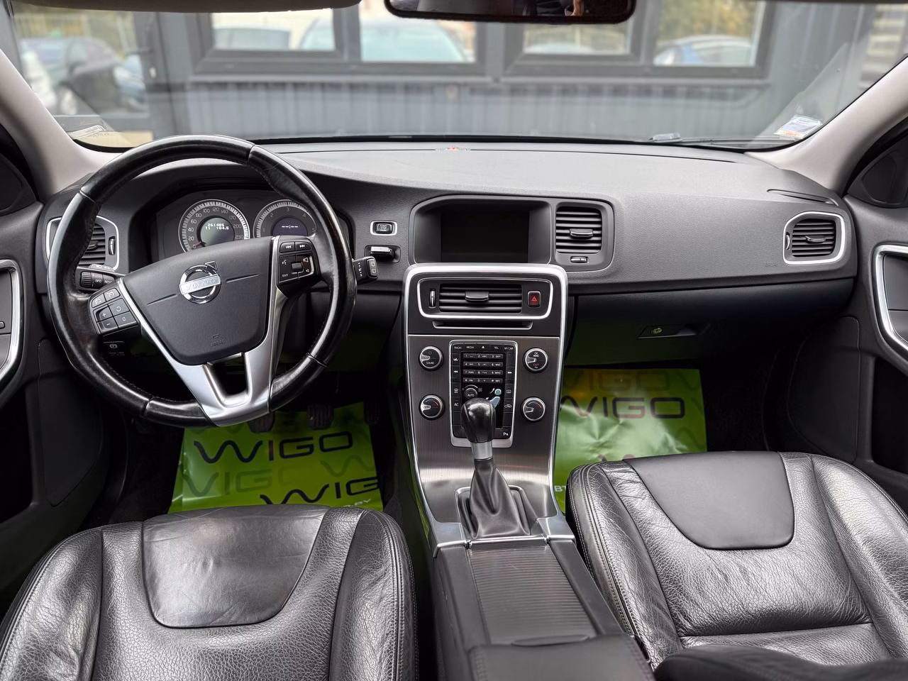 Volvo V60 фото 8
