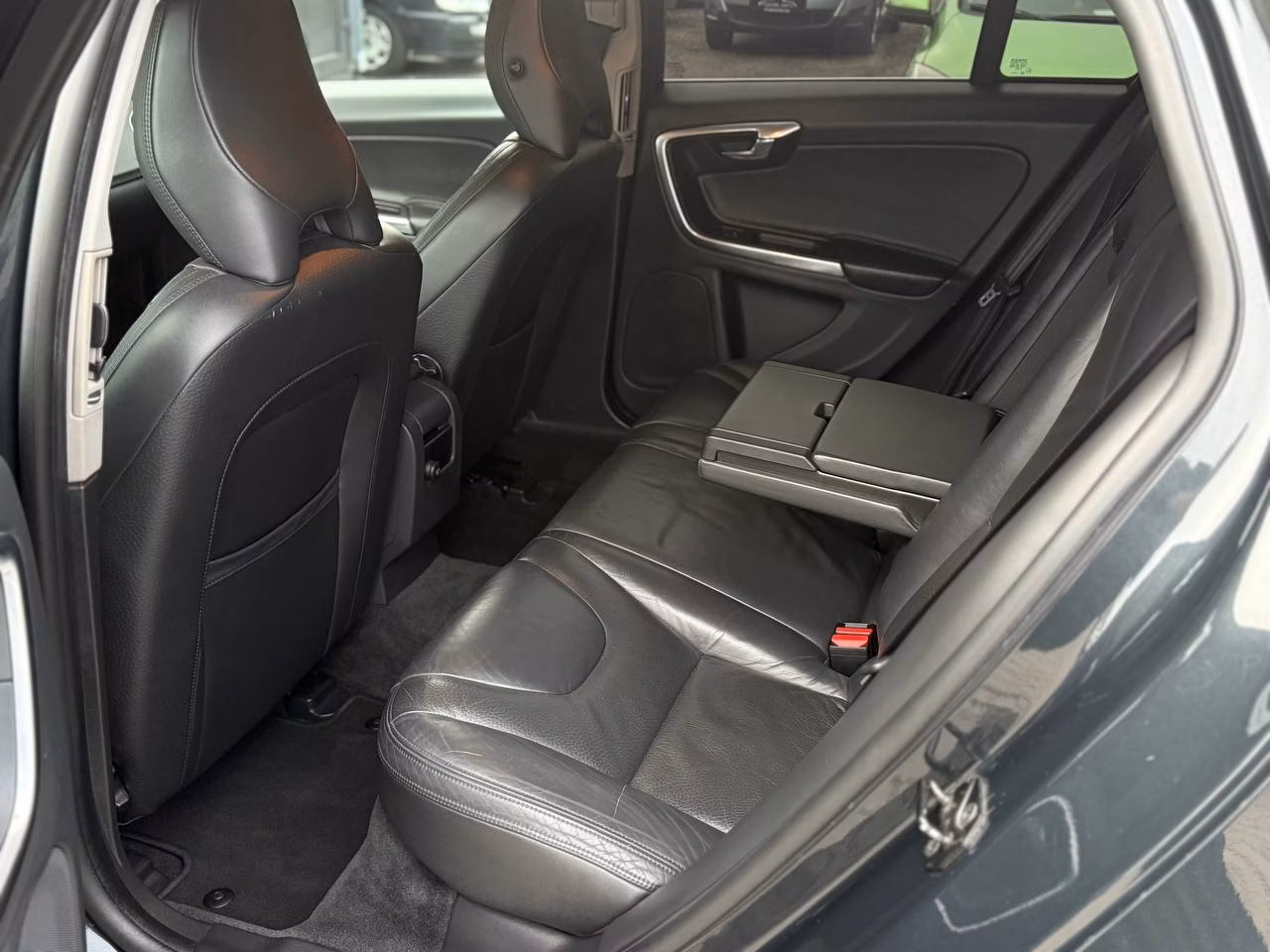 Volvo V60 фото 13