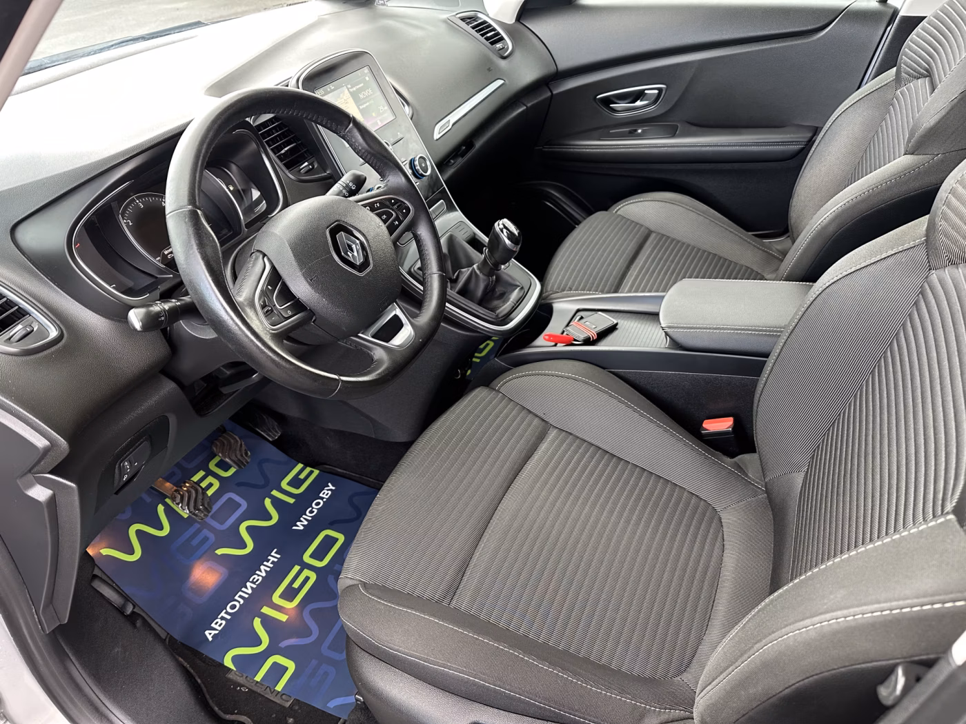 Renault Scenic фото 8