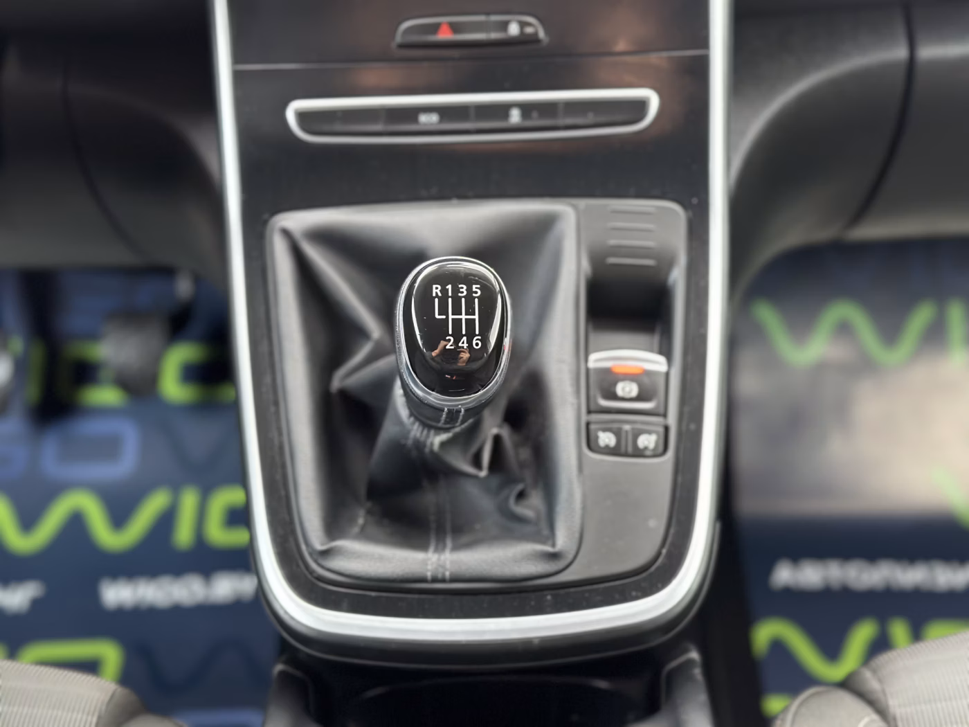 Renault Scenic фото 15