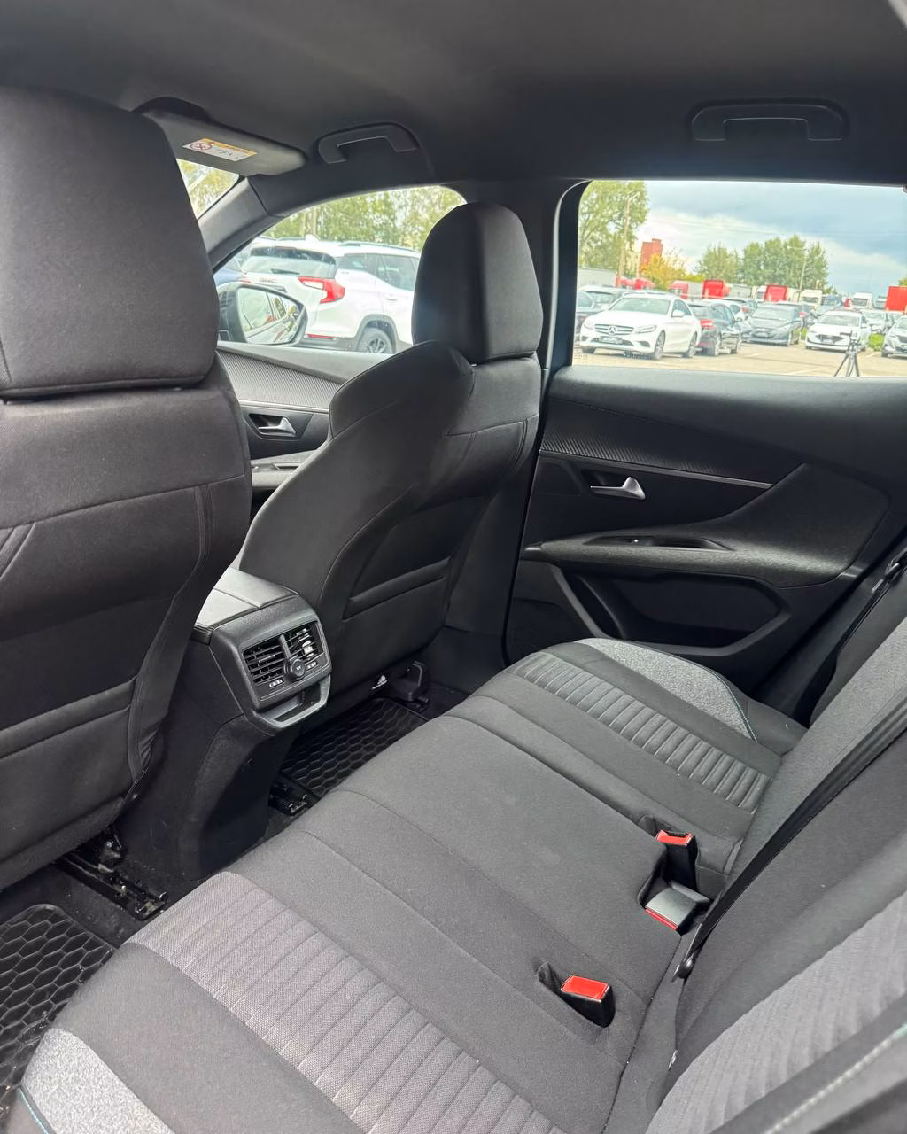 Peugeot 3008 фото 11