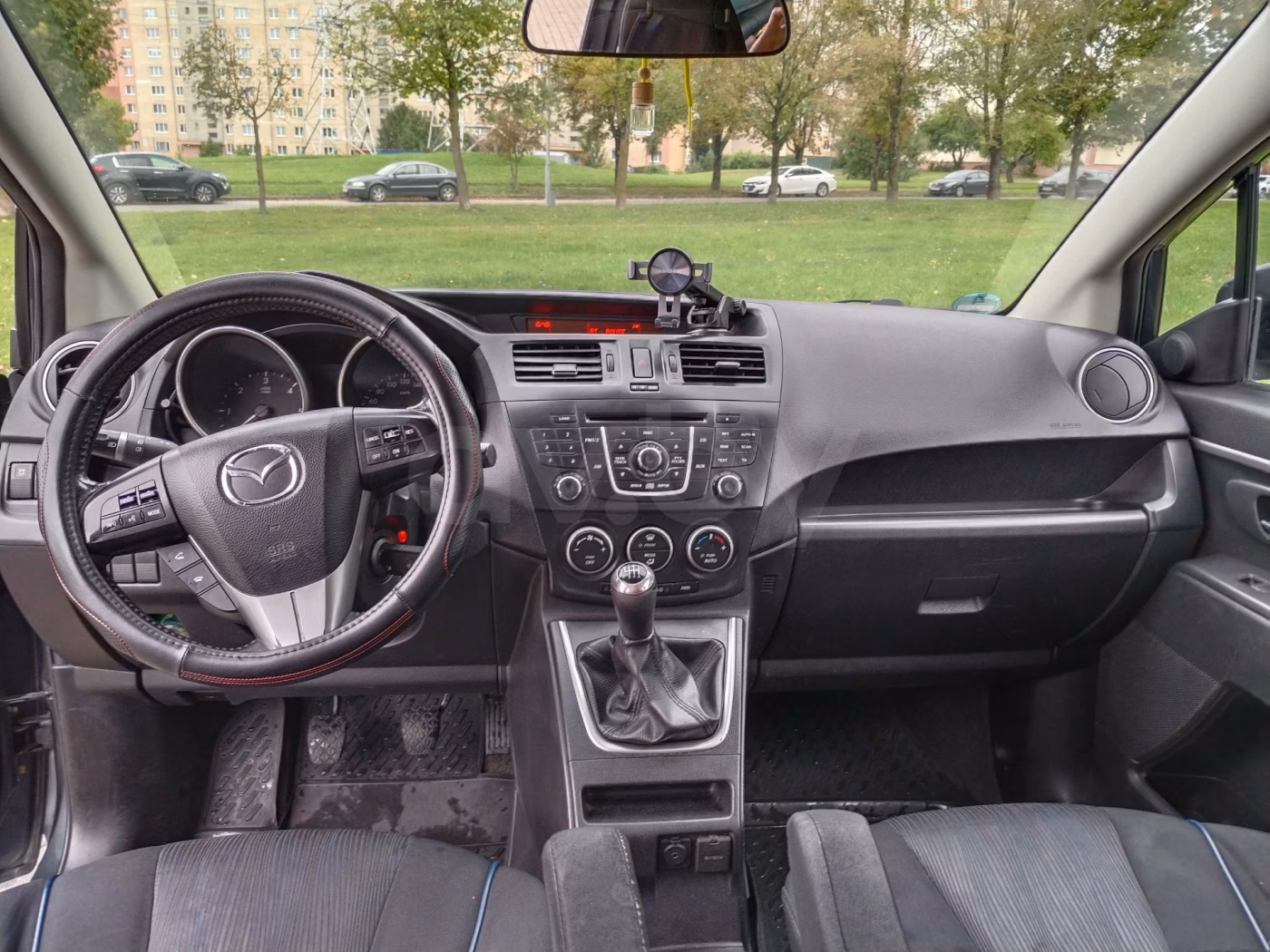 Mazda 5 фото 9