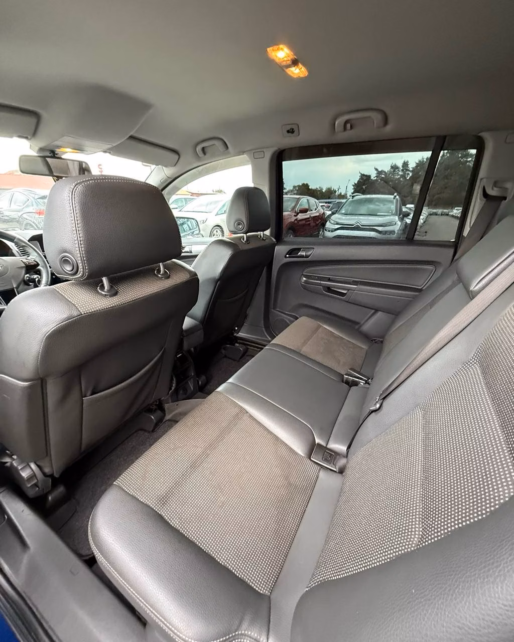 Opel Zafira фото 9