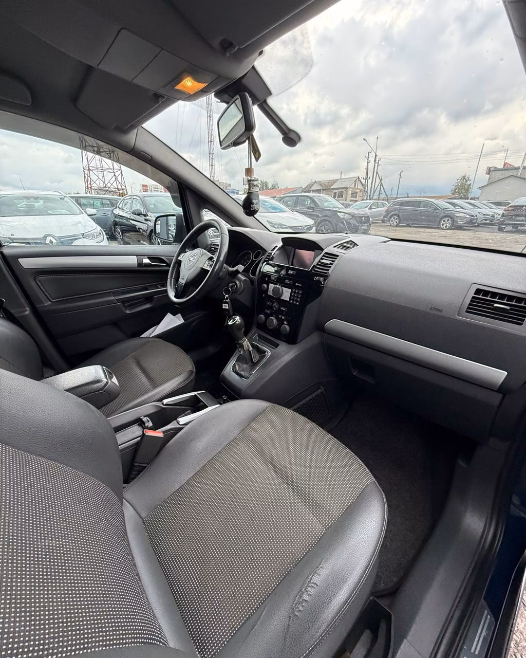 Opel Zafira фото 10