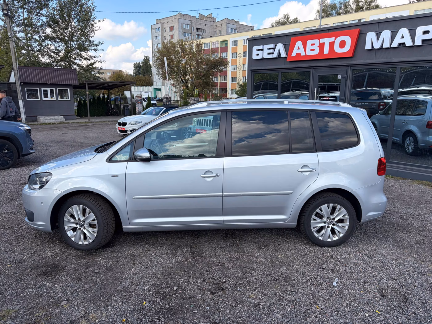 Volkswagen Touran фото 8