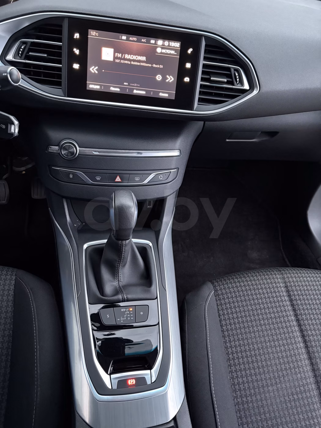 Peugeot 308 фото 12