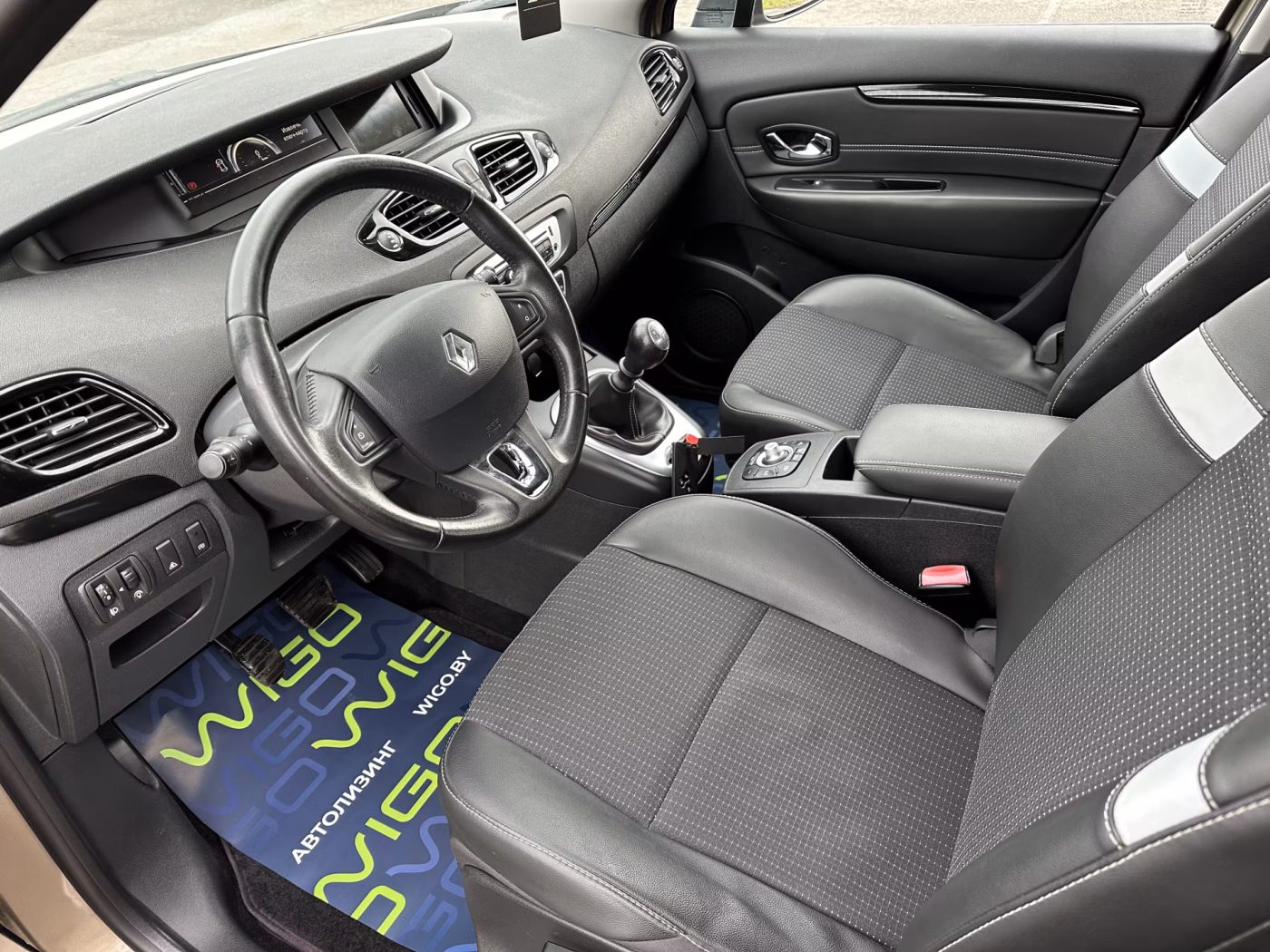 Renault Grand Scenic фото 8