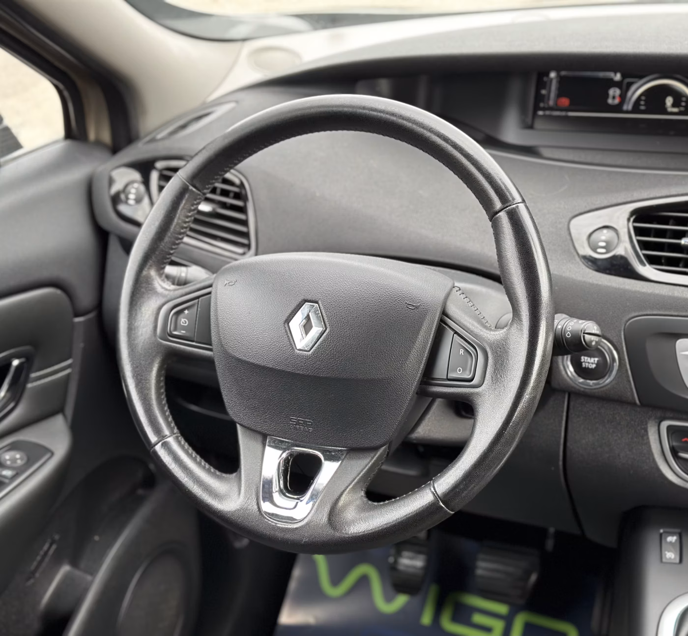 Renault Grand Scenic фото 14
