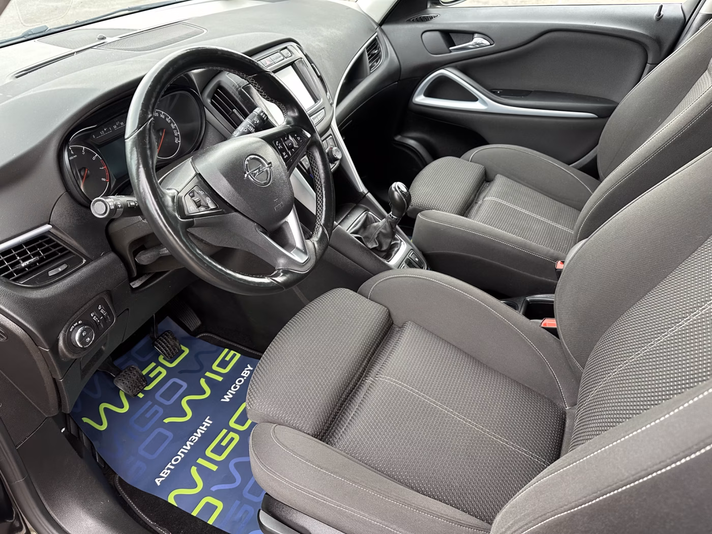 Opel Zafira фото 8