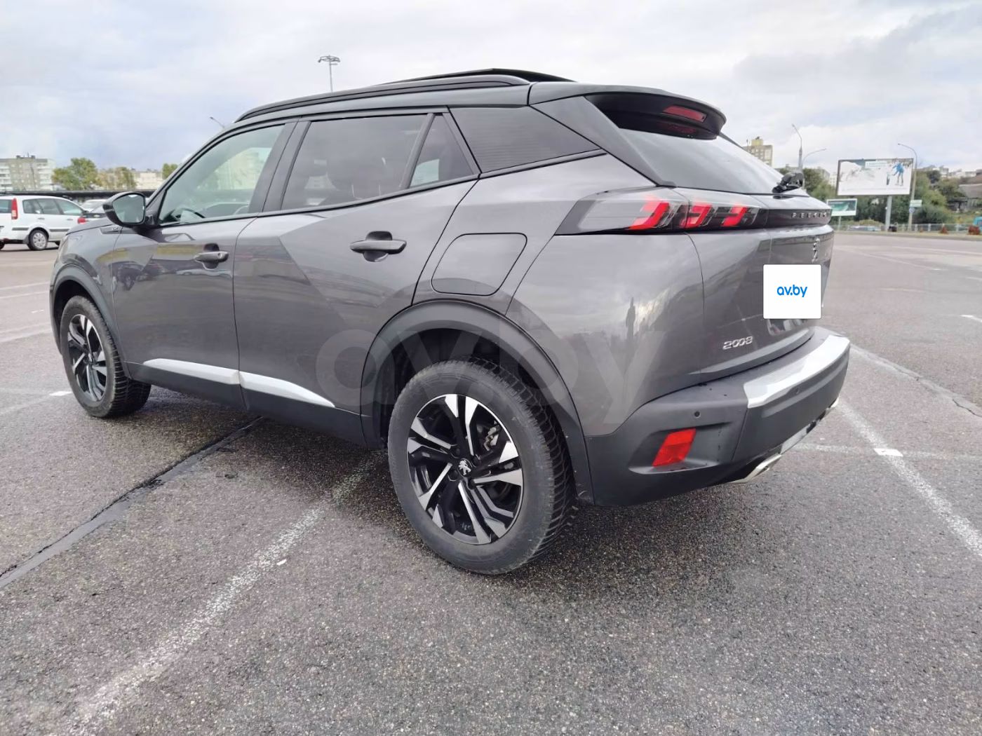 Peugeot 2008 фото 7
