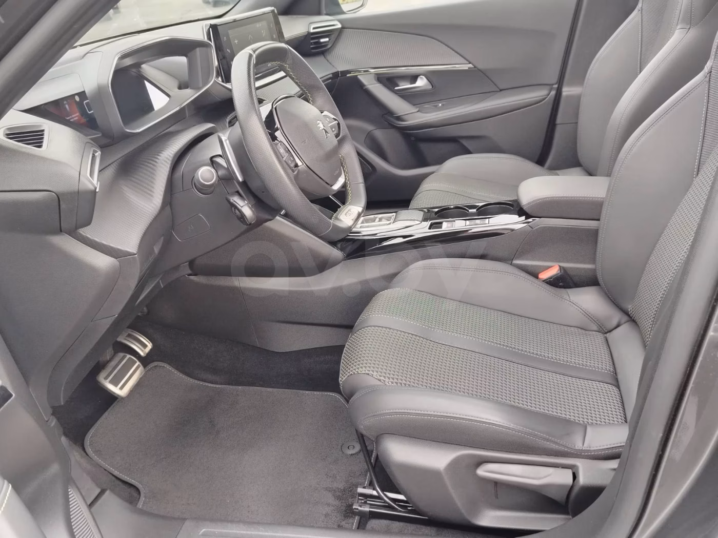 Peugeot 2008 фото 10