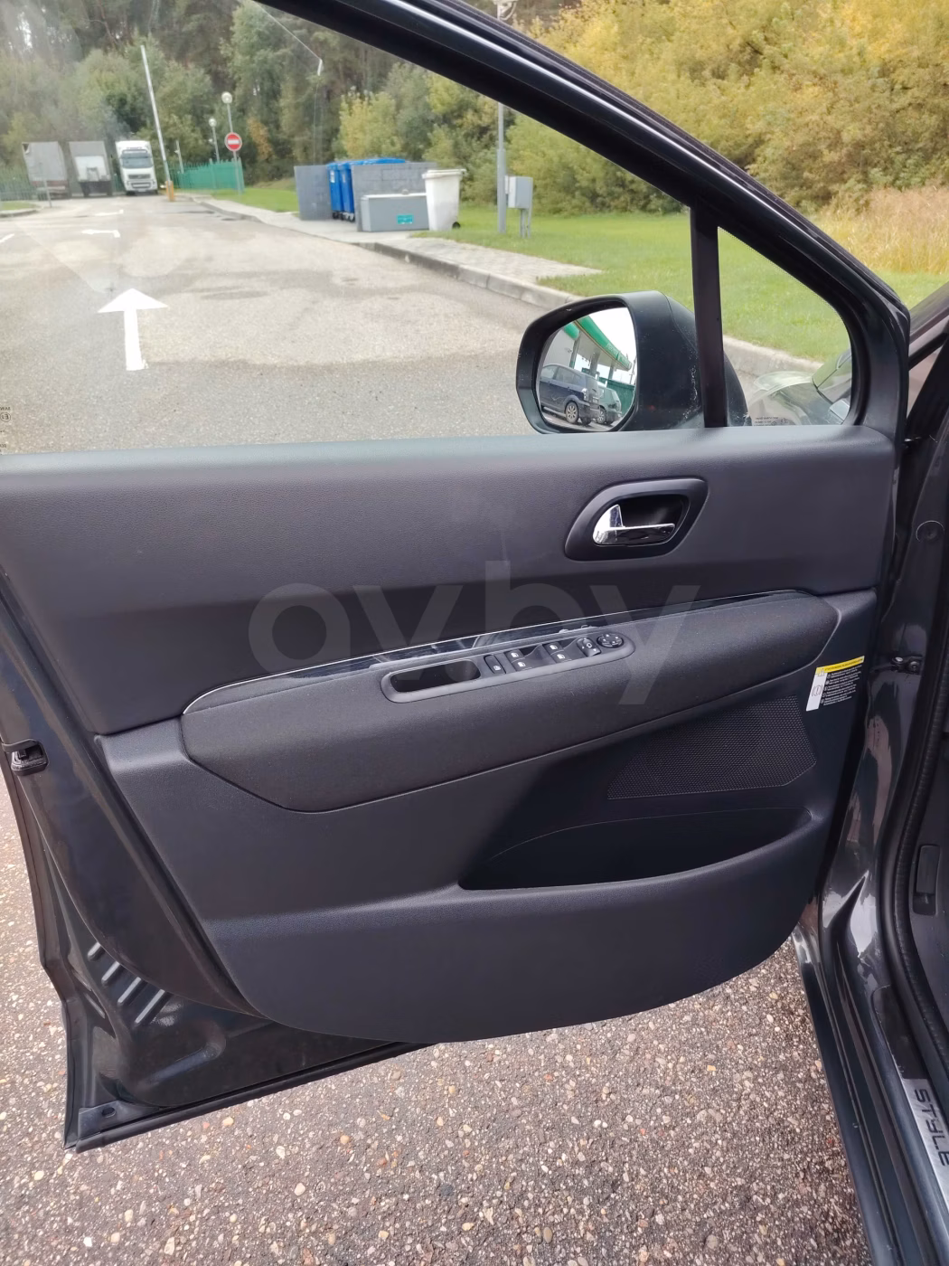 Peugeot 5008 фото 10