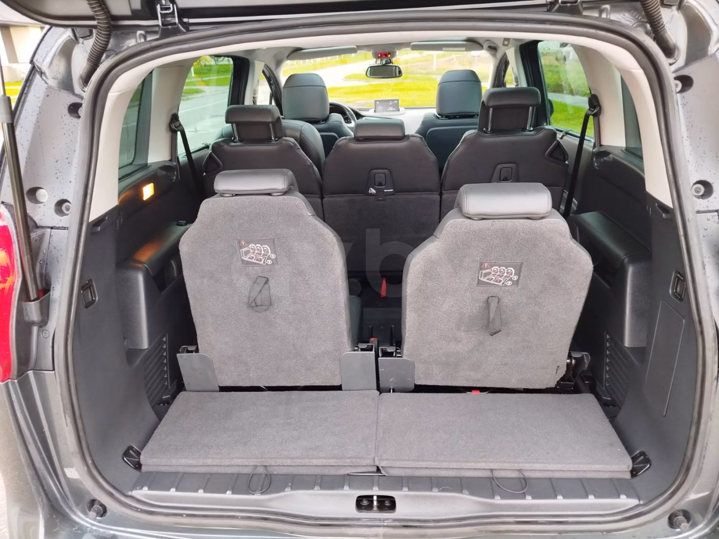 Peugeot 5008 фото 8