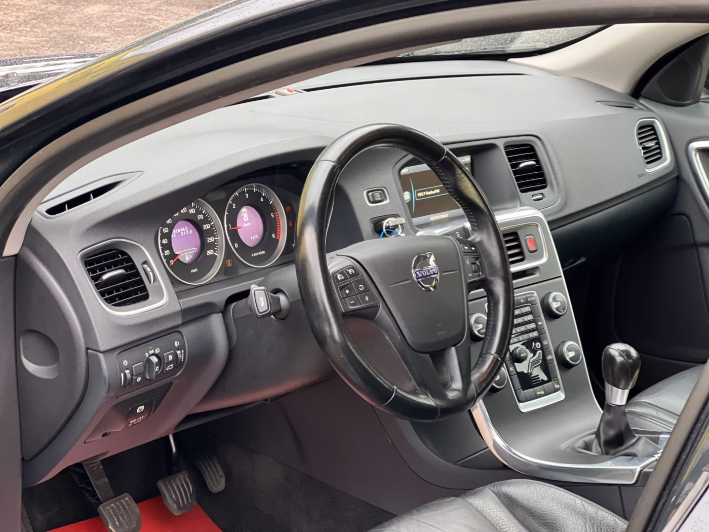 Volvo S60 фото 12